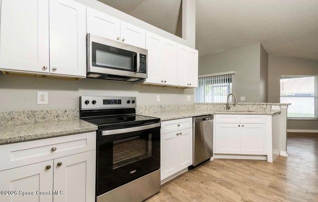 871 De Groodt Road SW, Palm Bay, FL 32908