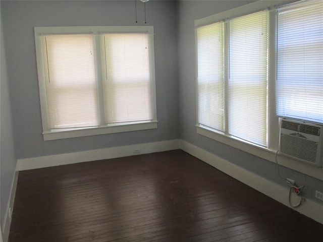 1309 14th Street, Huntsville, TX 77340