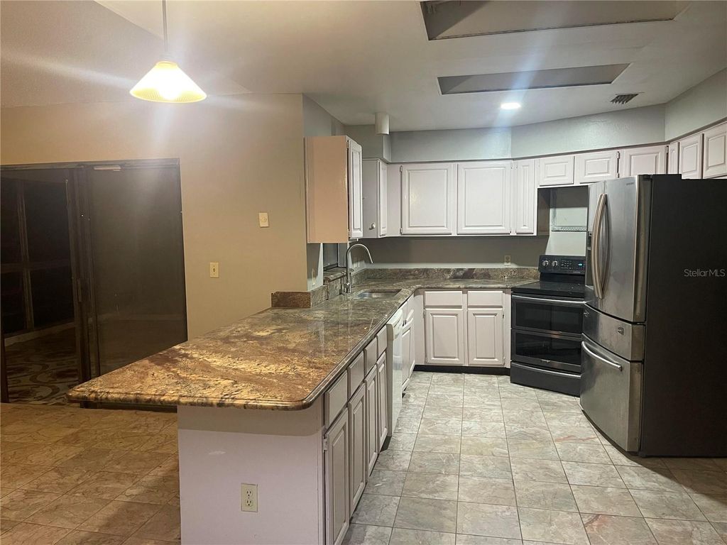 Image 3 of property listing at 9310 BAY VISTA ESTATES BOULEVARD, Orlando, FL 32836
