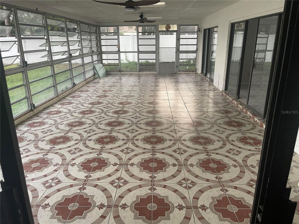 Image 6 of property listing at 9310 BAY VISTA ESTATES BOULEVARD, Orlando, FL 32836