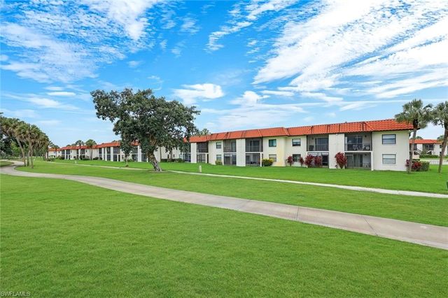 4338 27th CT SW 204, Naples, FL 34116