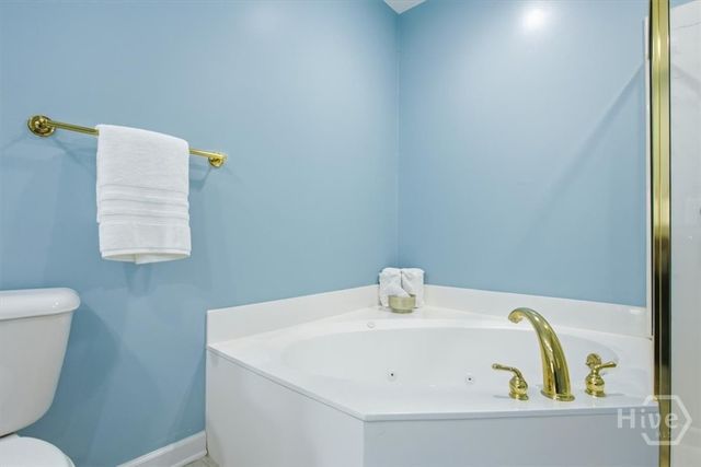 6 Roundtree Circle, Savannah, GA 31405