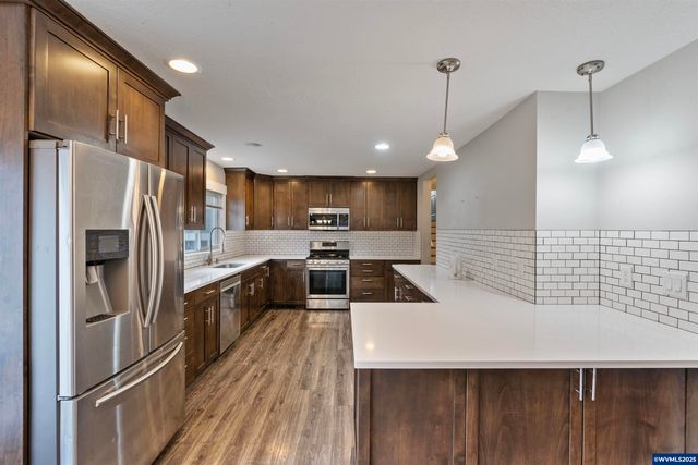 459 Churchdale Av N, Keizer, OR 97303
