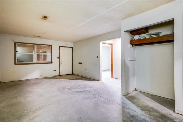 838 N Grove, Wichita, KS 67216