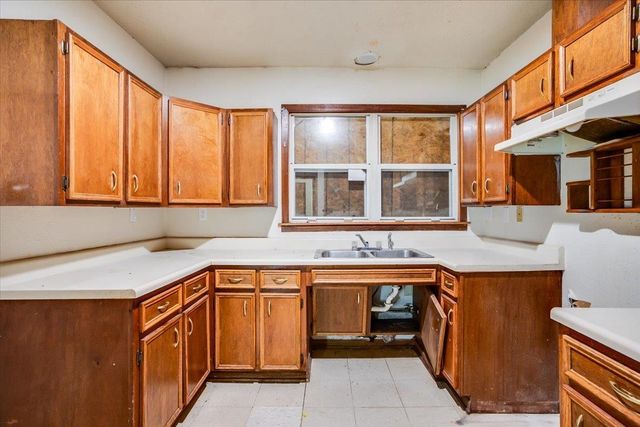 838 N Grove, Wichita, KS 67216