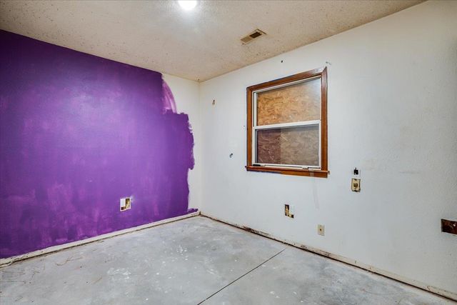 838 N Grove, Wichita, KS 67216