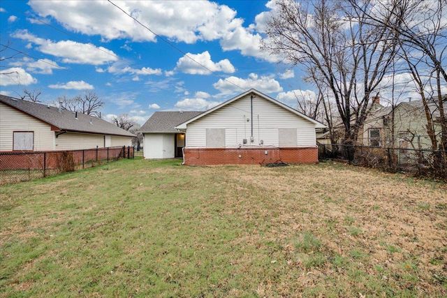 838 N Grove, Wichita, KS 67216