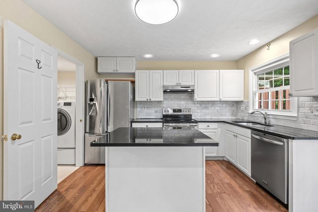 41 ROSLAND CT, Baltimore, MD 21208