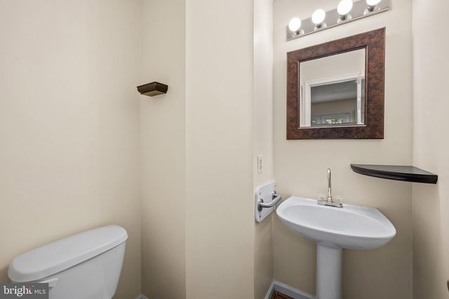 41 ROSLAND CT, Baltimore, MD 21208