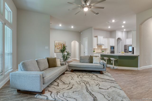 2123 Bailey Forest, San Antonio, TX 78253