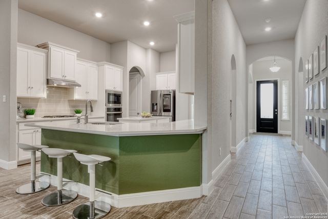 2123 Bailey Forest, San Antonio, TX 78253