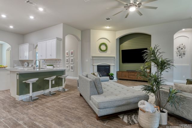 2123 Bailey Forest, San Antonio, TX 78253