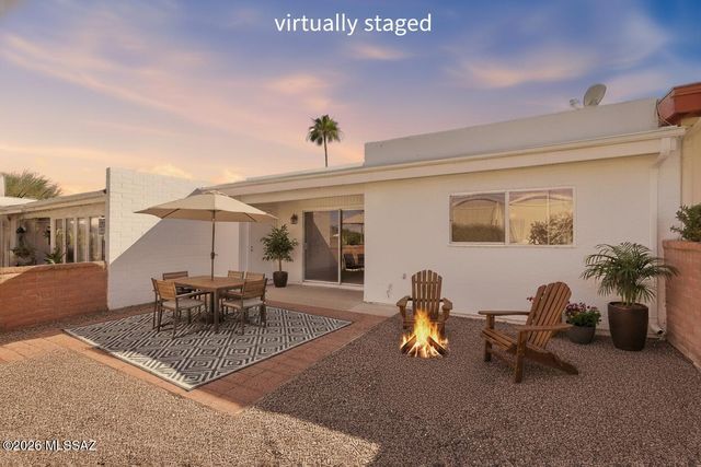 307 N Calle Del Chancero, Green Valley, AZ 85614
