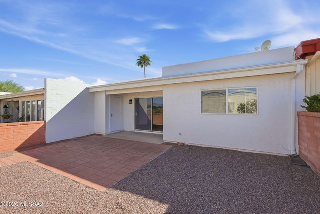 307 N Calle Del Chancero, Green Valley, AZ 85614