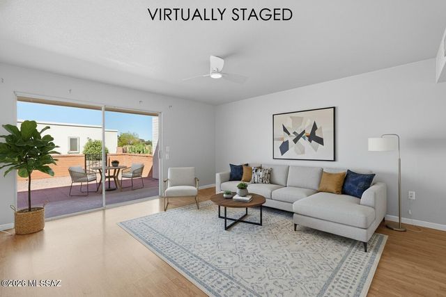 307 N Calle Del Chancero, Green Valley, AZ 85614