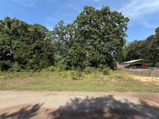 150 Running Deer Road, Mabank, TX 75156