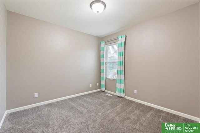 10702 S 110 Avenue, Papillion, NE 68046