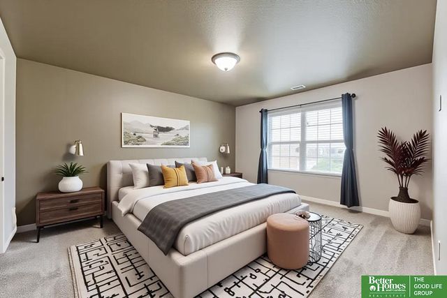 10702 S 110 Avenue, Papillion, NE 68046