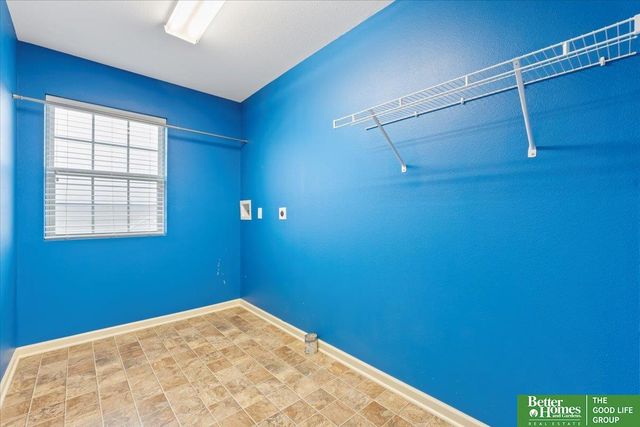 10702 S 110 Avenue, Papillion, NE 68046