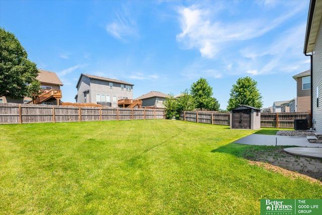 10702 S 110 Avenue, Papillion, NE 68046