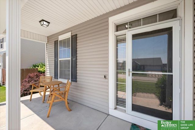 10702 S 110 Avenue, Papillion, NE 68046