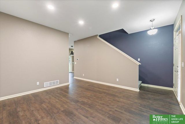 10702 S 110 Avenue, Papillion, NE 68046