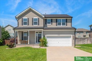 10702 S 110 Avenue, Papillion, NE 68046