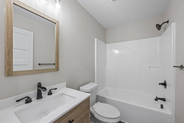 234 Lake View Drive, Lavonia, GA 30553