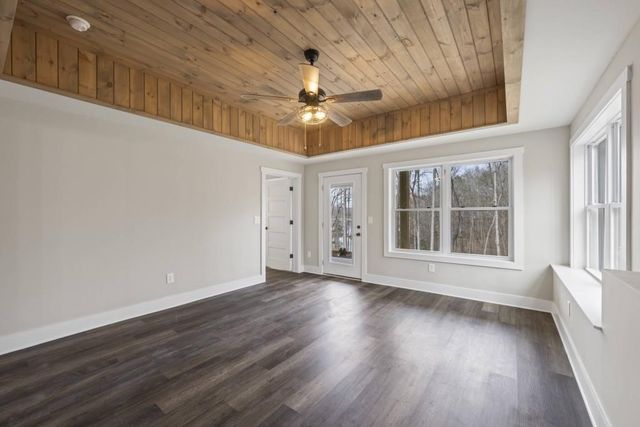234 Lake View Drive, Lavonia, GA 30553