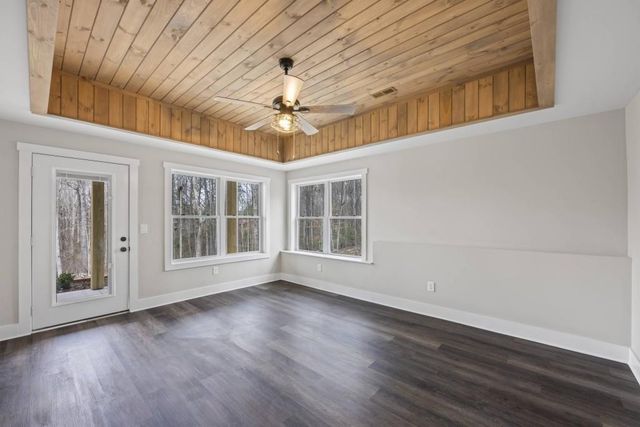 234 Lake View Drive, Lavonia, GA 30553