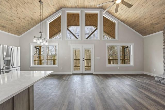 234 Lake View Drive, Lavonia, GA 30553