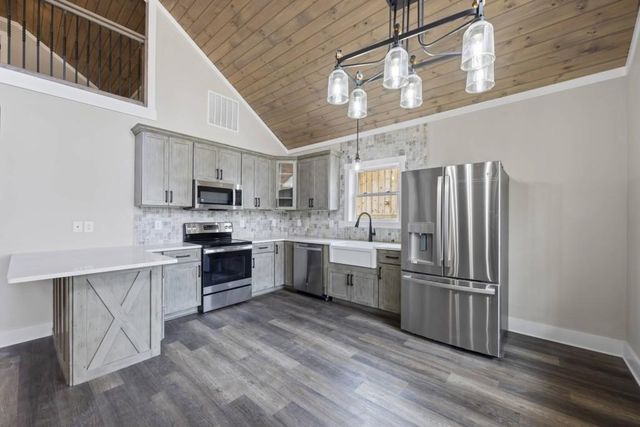 234 Lake View Drive, Lavonia, GA 30553