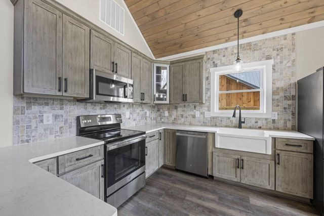 234 Lake View Drive, Lavonia, GA 30553