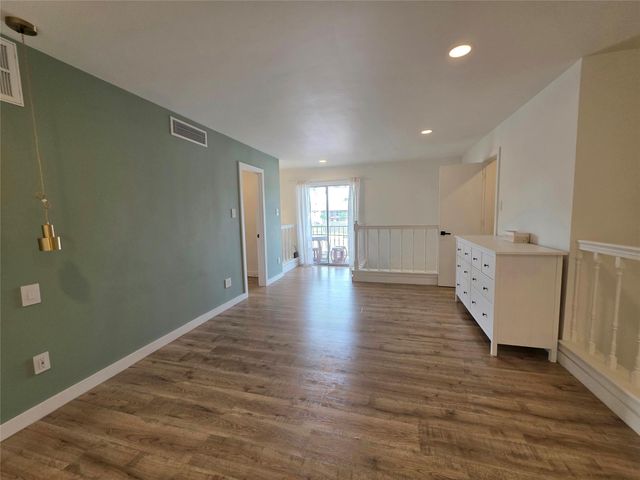 1515 Sandy Springs Road 903, Houston, TX 77042