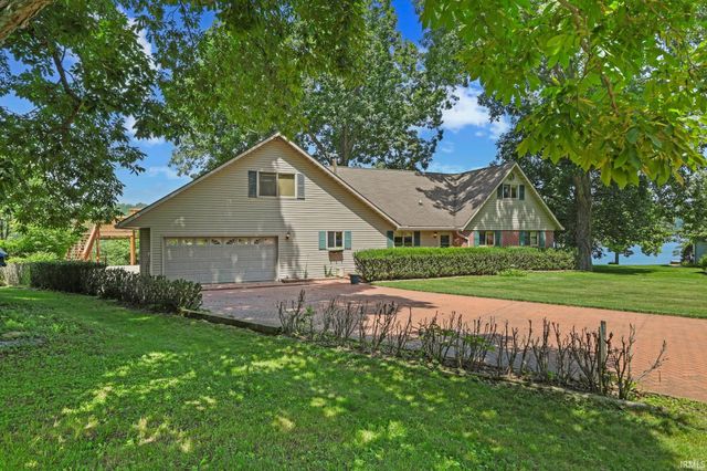8819 E Southshore Drive, Unionville, IN 47468
