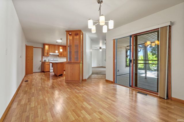 8819 E Southshore Drive, Unionville, IN 47468