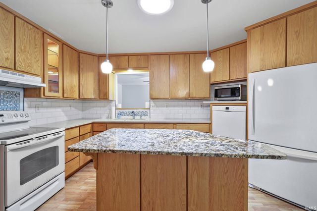 8819 E Southshore Drive, Unionville, IN 47468