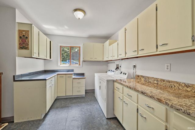 8819 E Southshore Drive, Unionville, IN 47468