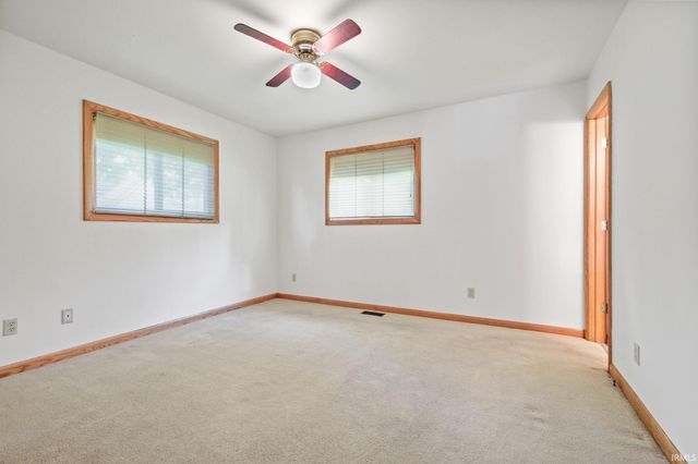 8819 E Southshore Drive, Unionville, IN 47468