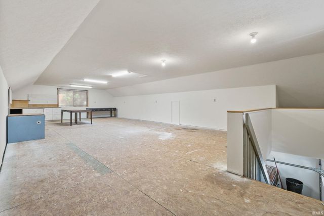8819 E Southshore Drive, Unionville, IN 47468