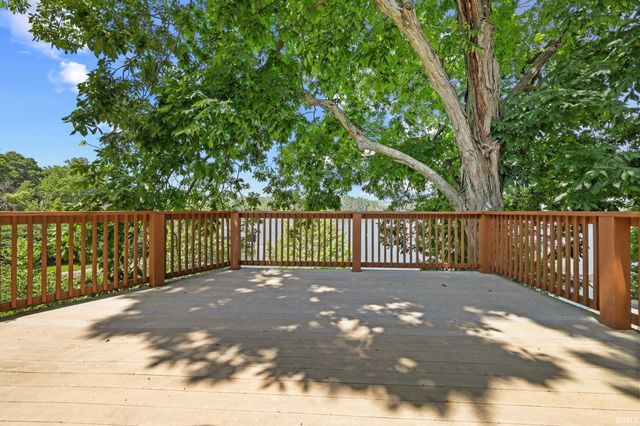 8819 E Southshore Drive, Unionville, IN 47468