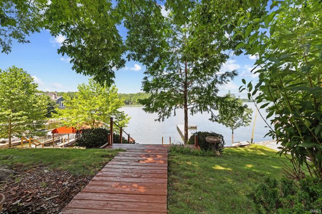 8819 E Southshore Drive, Unionville, IN 47468
