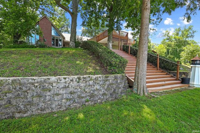 8819 E Southshore Drive, Unionville, IN 47468