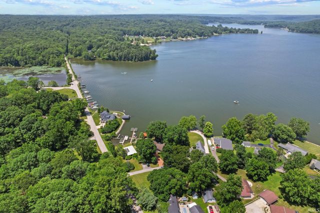8819 E Southshore Drive, Unionville, IN 47468