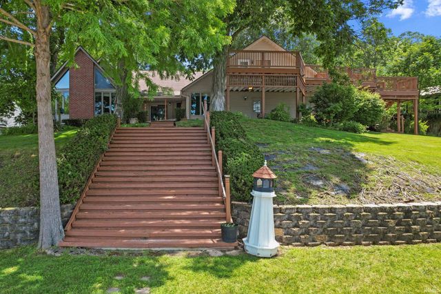 8819 E Southshore Drive, Unionville, IN 47468