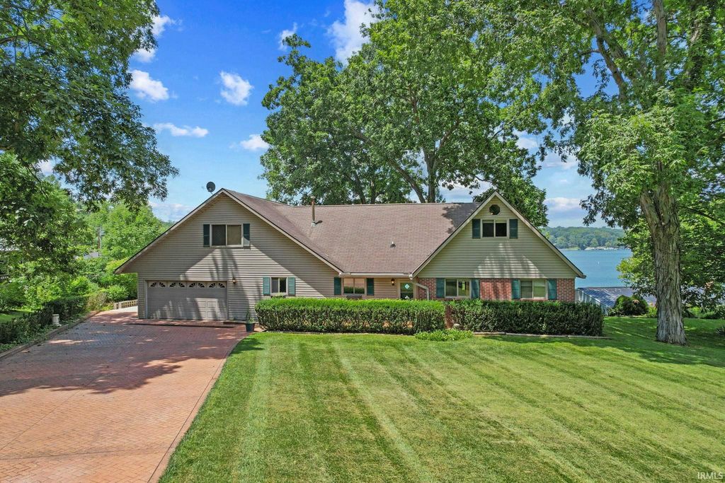 8819 E Southshore Drive, Unionville, IN 47468