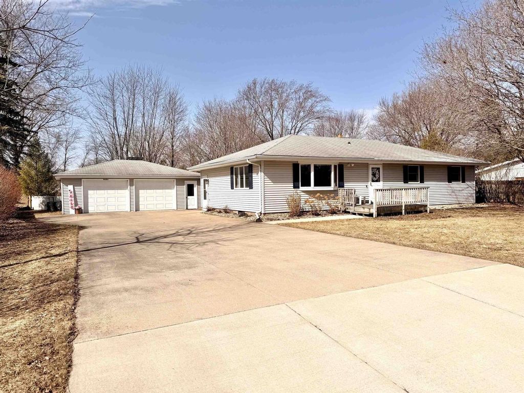 N1443 GREENWOOD ROAD, Greenville, WI 54942