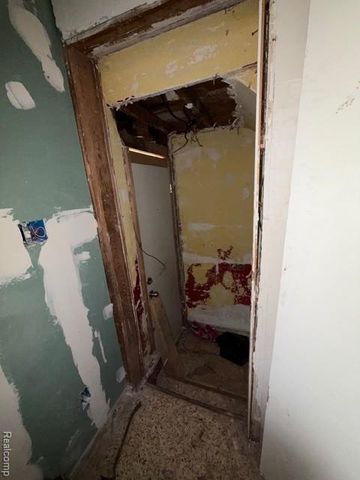 13894 Tacoma Street, Detroit, MI 48205