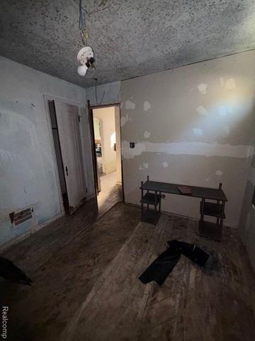 13894 Tacoma Street, Detroit, MI 48205