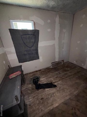 13894 Tacoma Street, Detroit, MI 48205